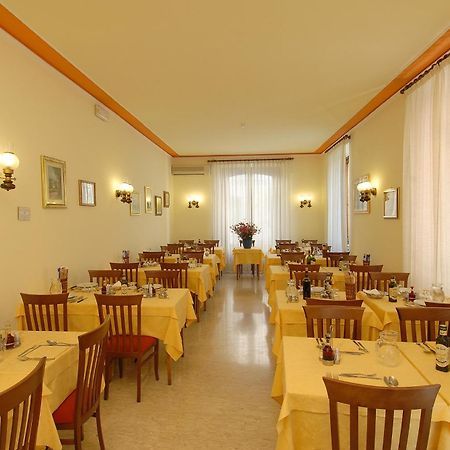 Hotel Delizia Genovese Montecatini Terme Exterior photo