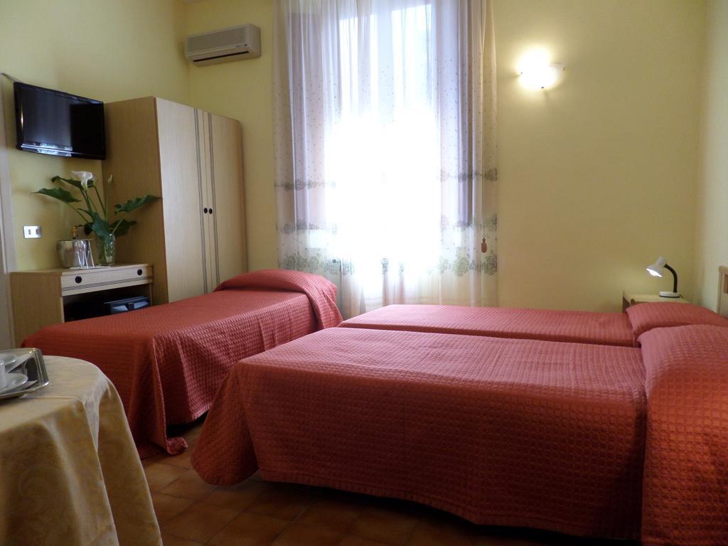 Hotel Delizia Genovese Montecatini Terme Exterior photo